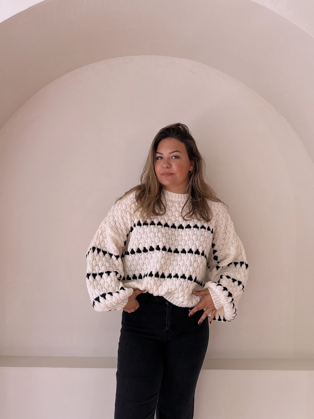 LIES SWEATER